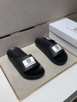 GIVENCHY Slides Mixed Materials EU38-46 A20202608030508