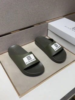 GIVENCHY Slides Mixed Materials EU38-46 A20202608030511