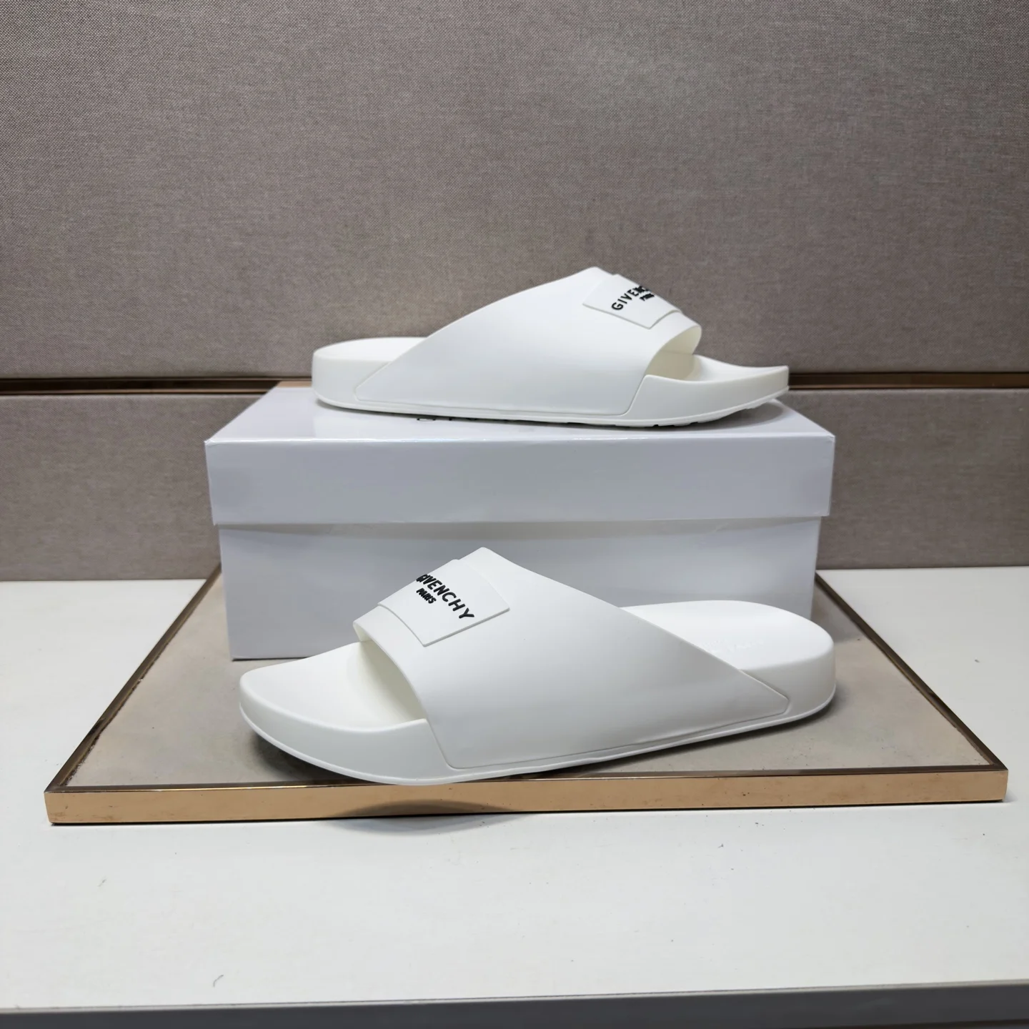 GIVENCHY Slides Multi-material EU38-46 A20202608030501 - Image 5