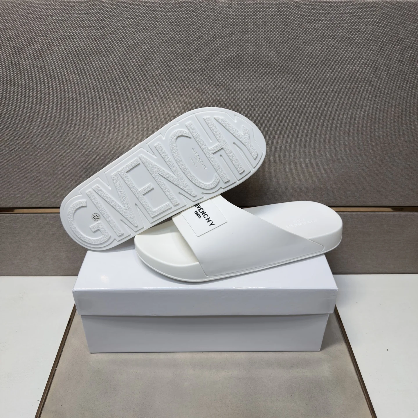 GIVENCHY Slides Multi-material EU38-46 A20202608030501 - Image 8