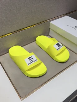 GIVENCHY Slides Multi-material EU38-46 A20202608030513