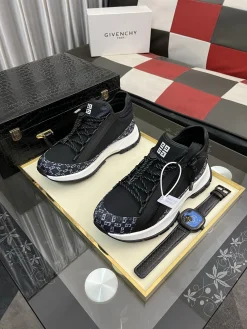 Alternative view of GIVENCHY Sneakers Leather EU38-45 B80202608030155