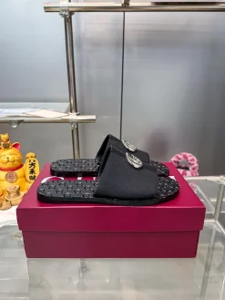 Alternative view of GUCCI Slides A40202608031208