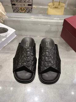 GUCCI Slides Embossed Calfskin EU40-46 B20202608033035