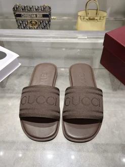 Alternative view of GUCCI Slides Jacquard & Lambskin EU40-46 A90202608033034