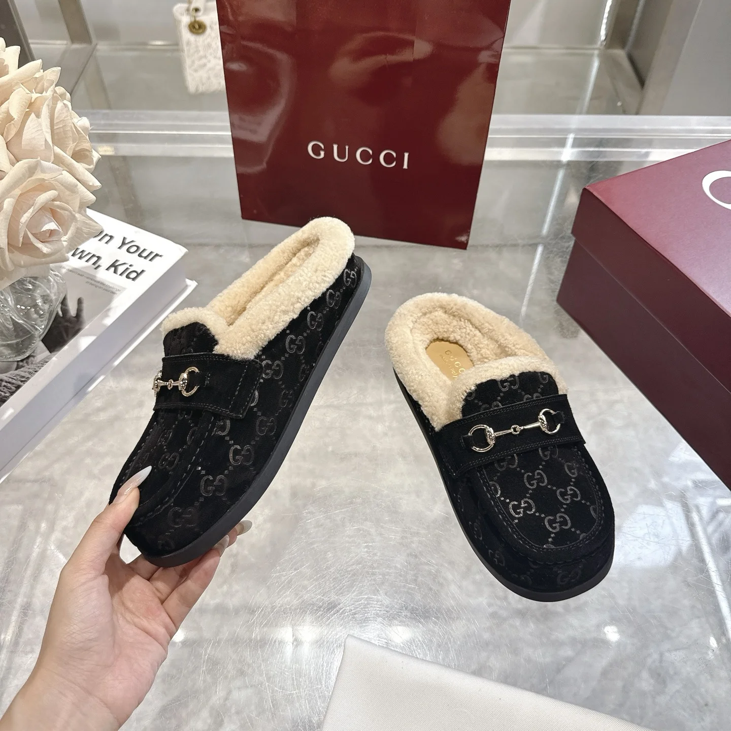GUCCI Slippers B40202608030010 - Image 6