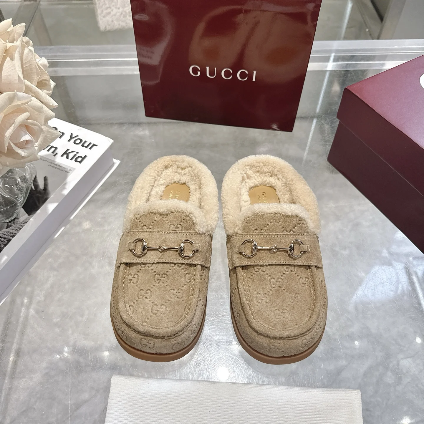 GUCCI Slippers Suede Calfskin EU36-42 B40202608030009