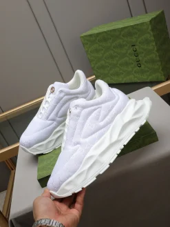 Alternative view of GUCCI Sneakers Canvas EU39-44 B60202608032210