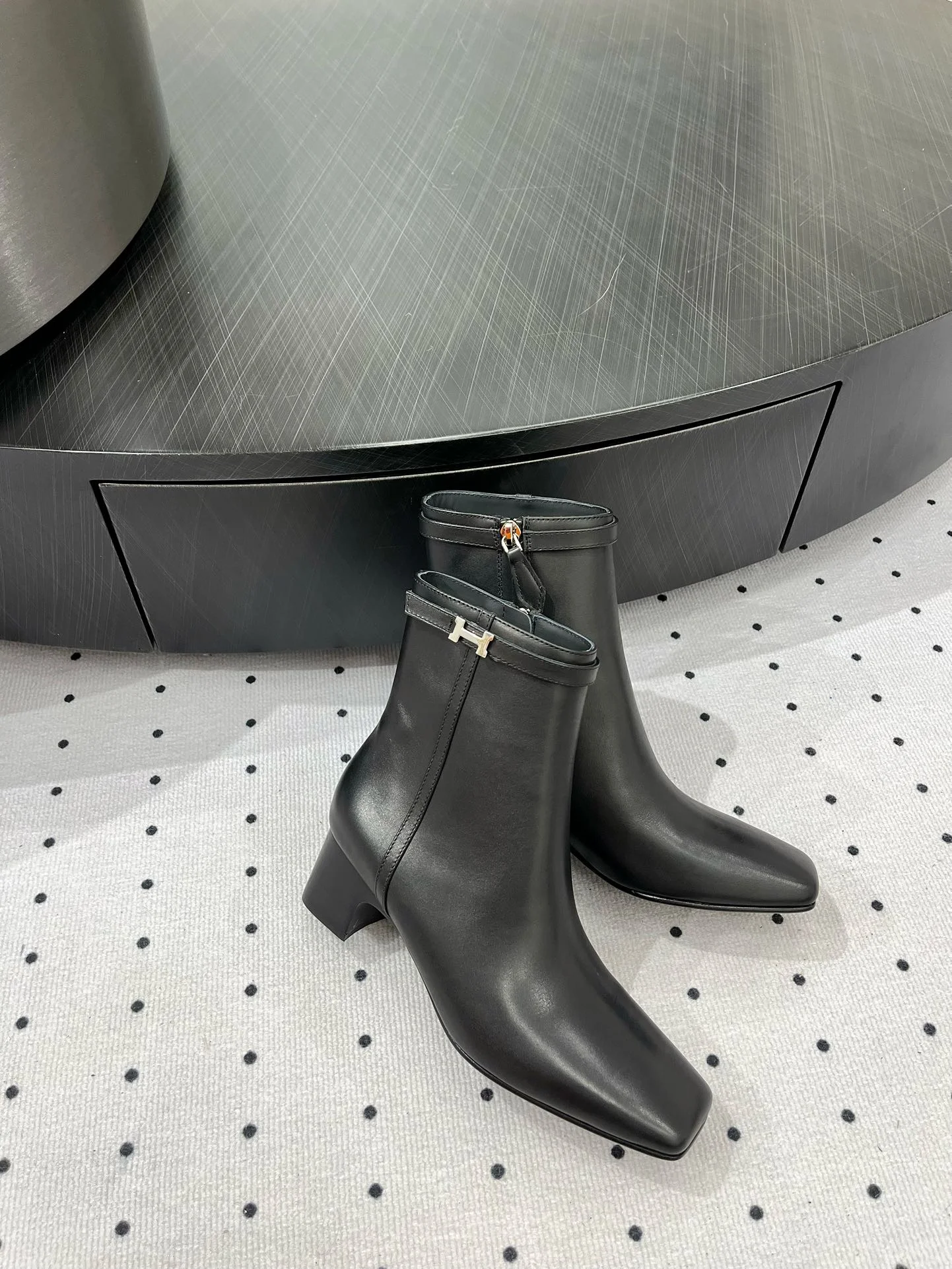 HERMES Booties Calf Leather EU35-40 C90202608030260 - Image 4