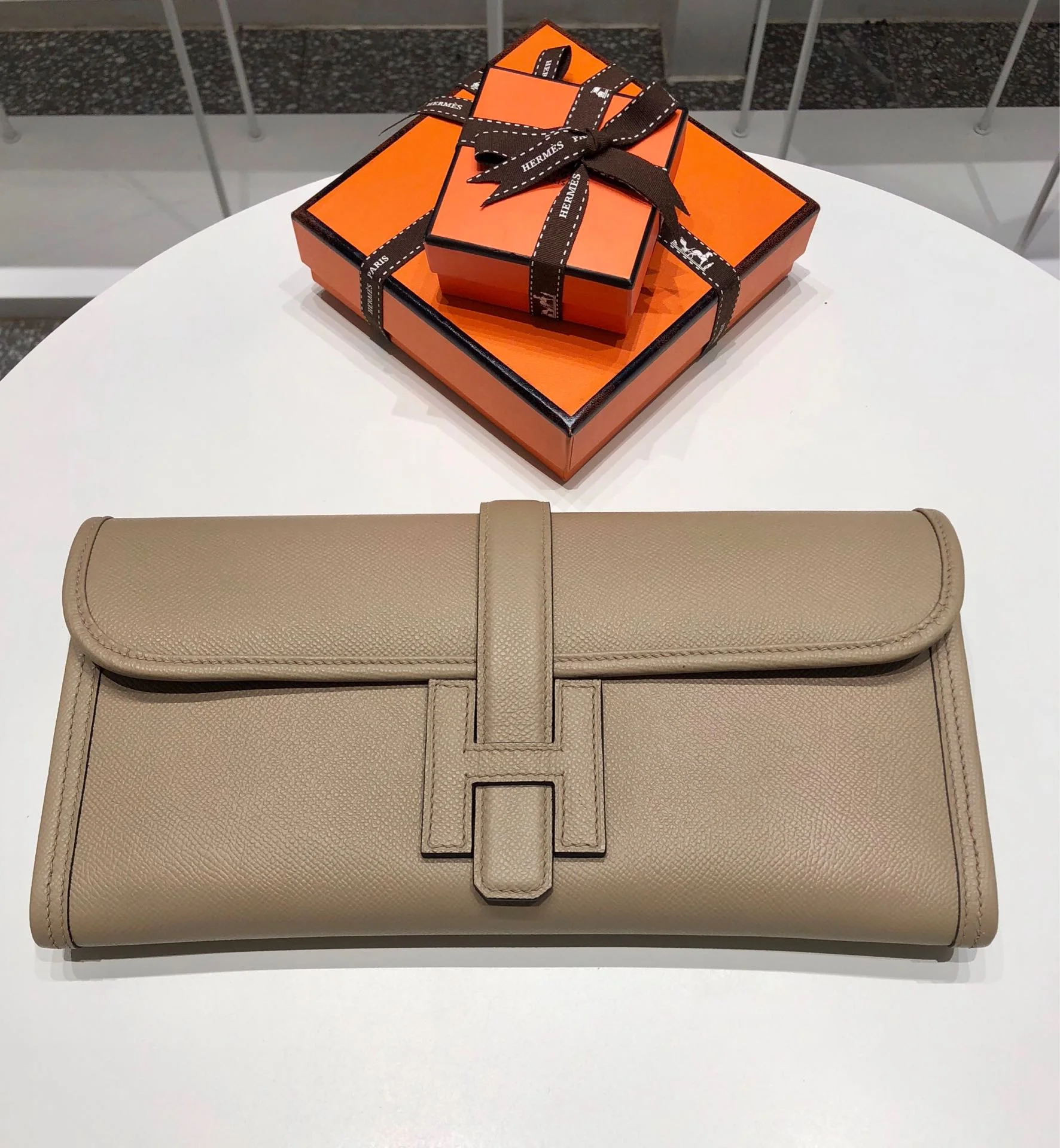 HERMES Clutches Bags Epsom Leather (Beige) 29X20CM H00202608091151