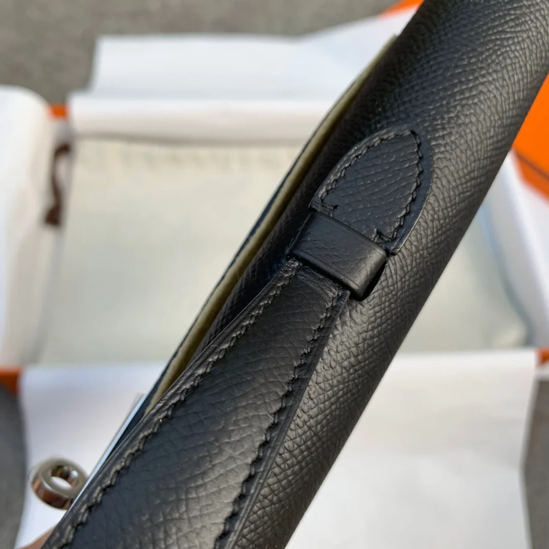 HERMES Clutches Bags Epsom Leather (Black-Gold) 31CM H00202608091050 - Image 5