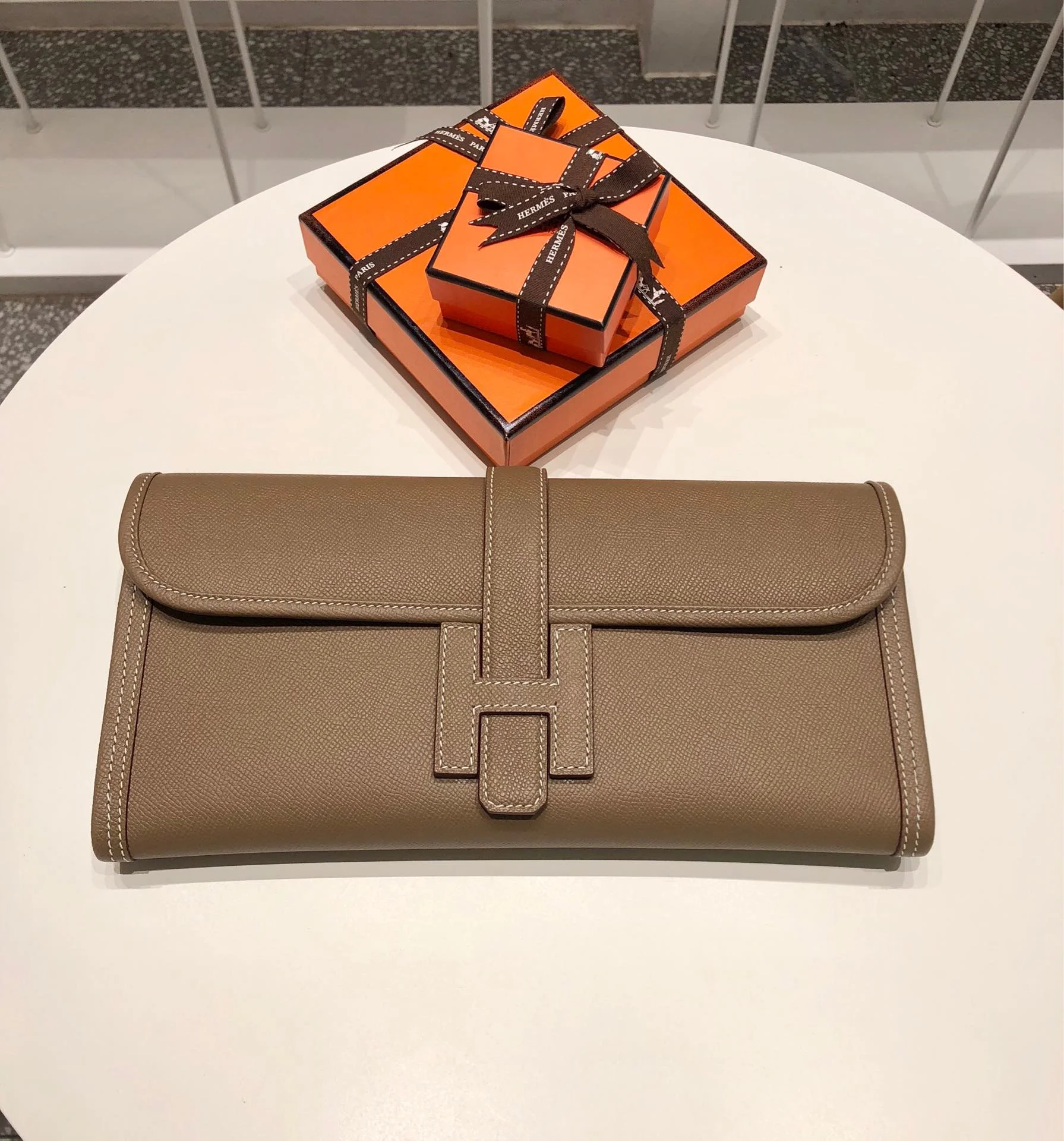 HERMES Clutches Bags Epsom Leather (Brown) 29XCM H00202608091147