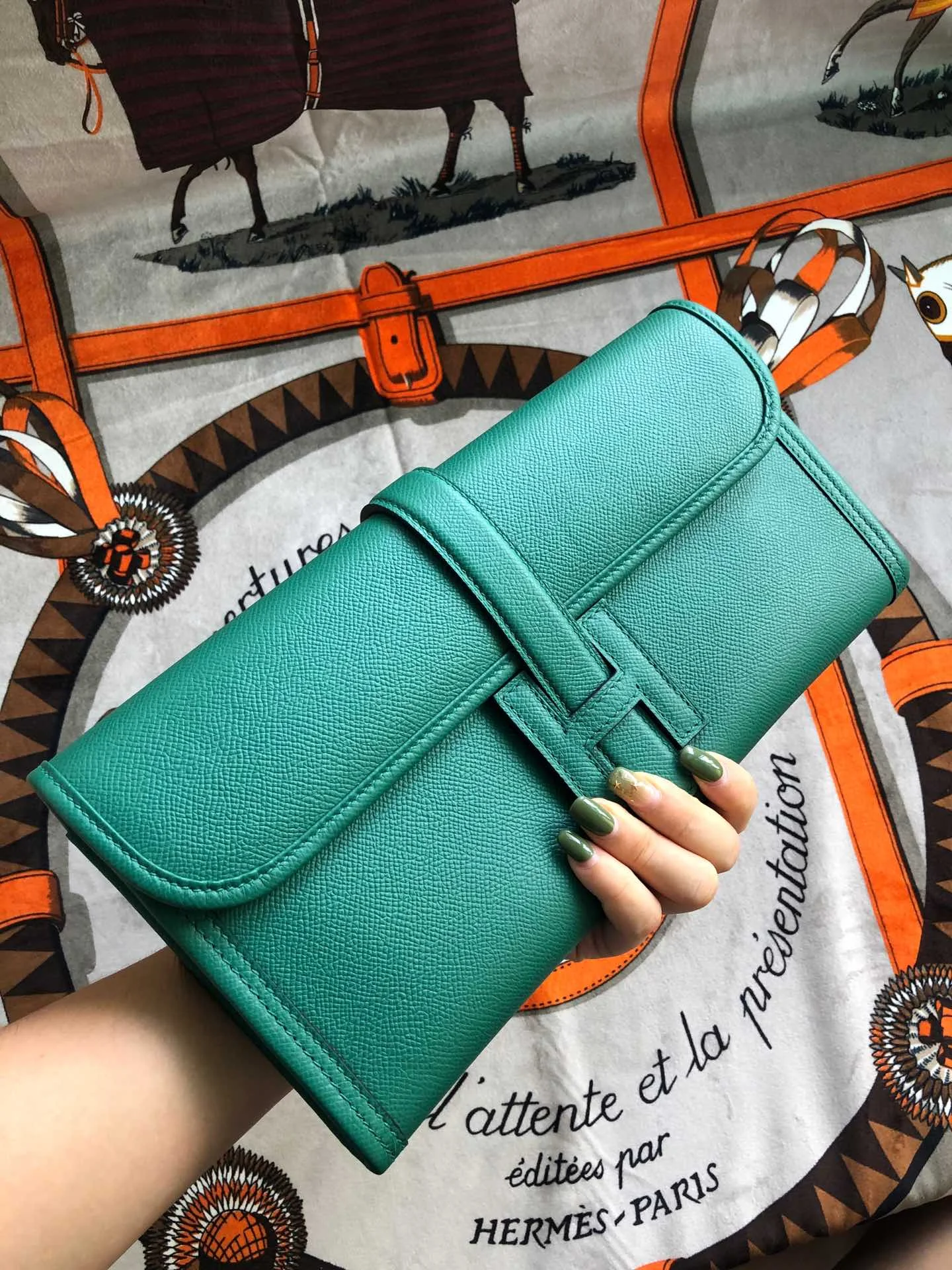 HERMES Clutches Bags Epsom Leather (Green) 29X18X8CM H00202608091136 - Image 8