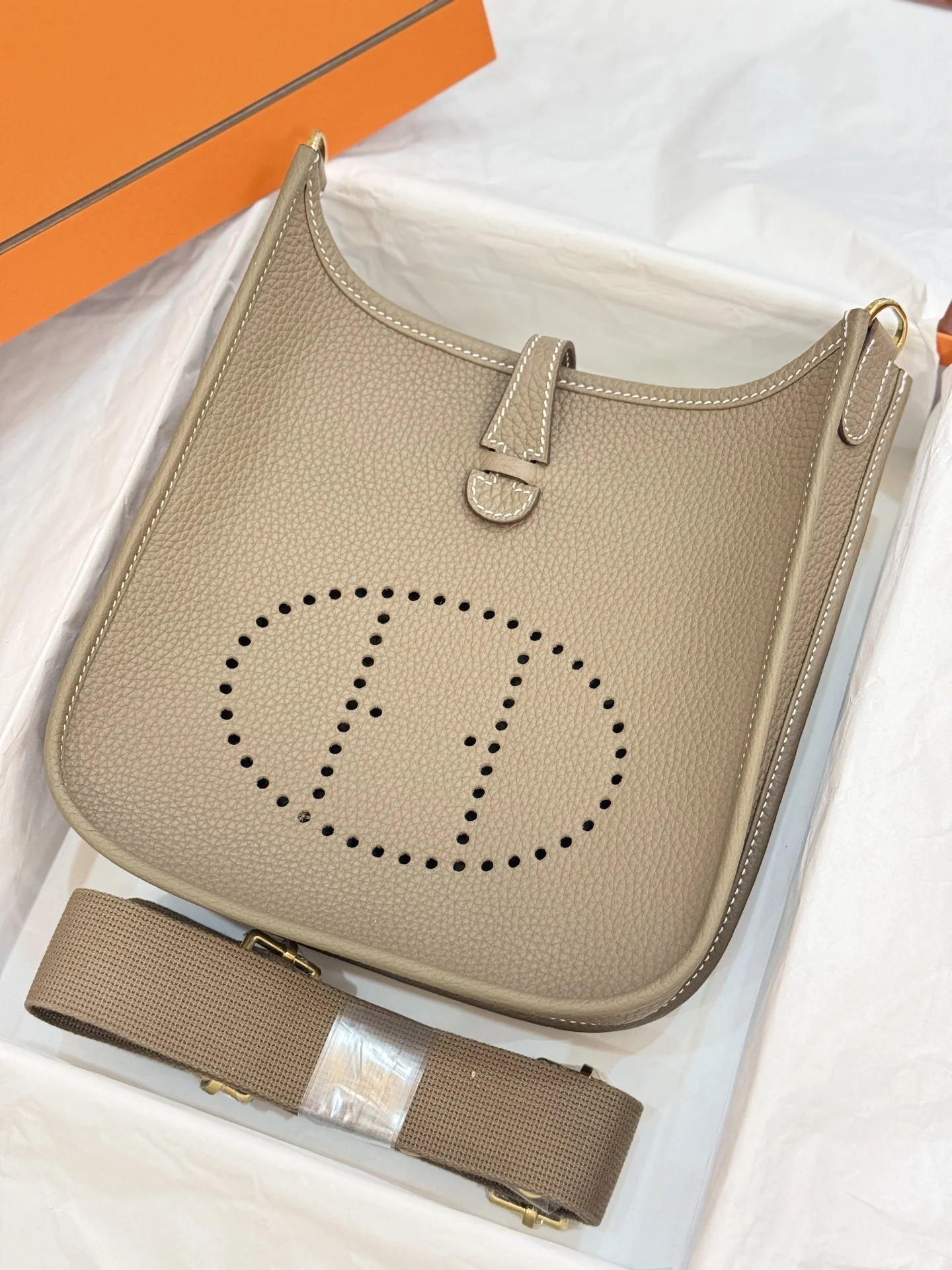 HERMES Crossbody Bags Canvas Leather (Beige-Gold) 23CM A050202608091410