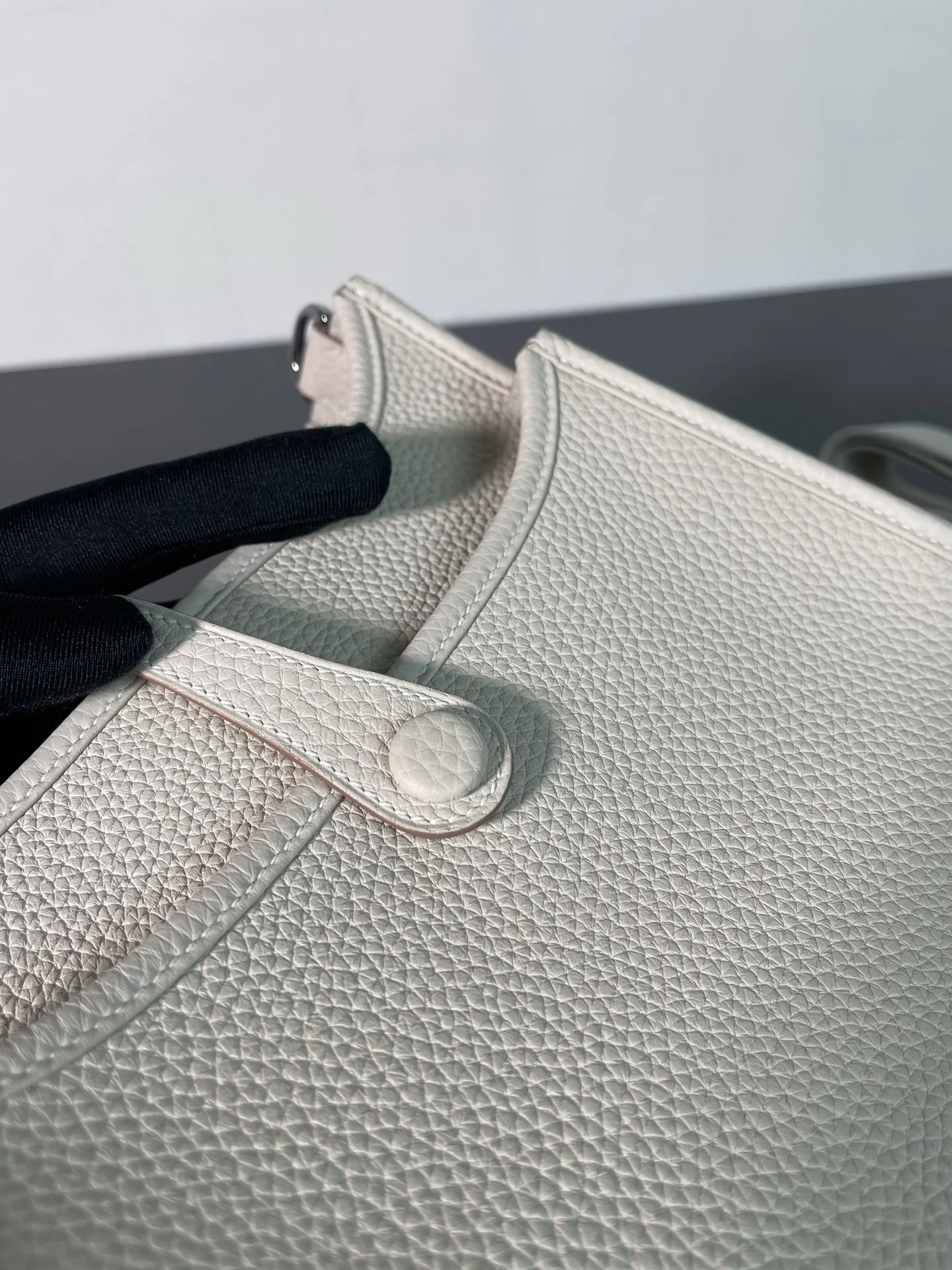 HERMES Messenger Bags TC Leather (White) 23CM H50202608091318 - Image 8