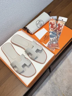 HERMES Sandals Calfskin Leather EU35-40 B00202608031772