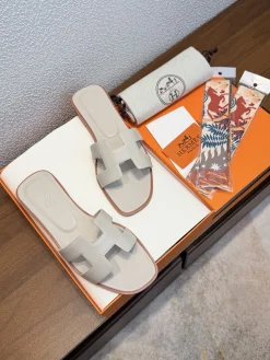 Alternative view of HERMES Sandals Calfskin Leather EU35-40 B00202608031772