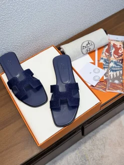 Alternative view of HERMES Sandals Leather EU35-40 B00202608031778