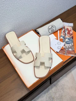 Alternative view of HERMES Sandals calfskin leather EU35-40 B00202608031802