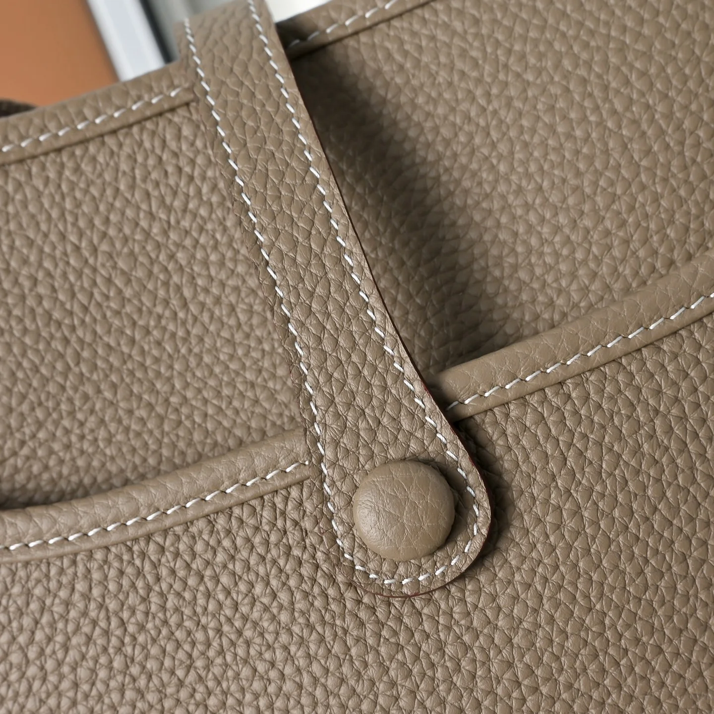HERMES Shoulder Bags Calfskin Leather (Taupe) 23CM H50202608090971 - Image 6