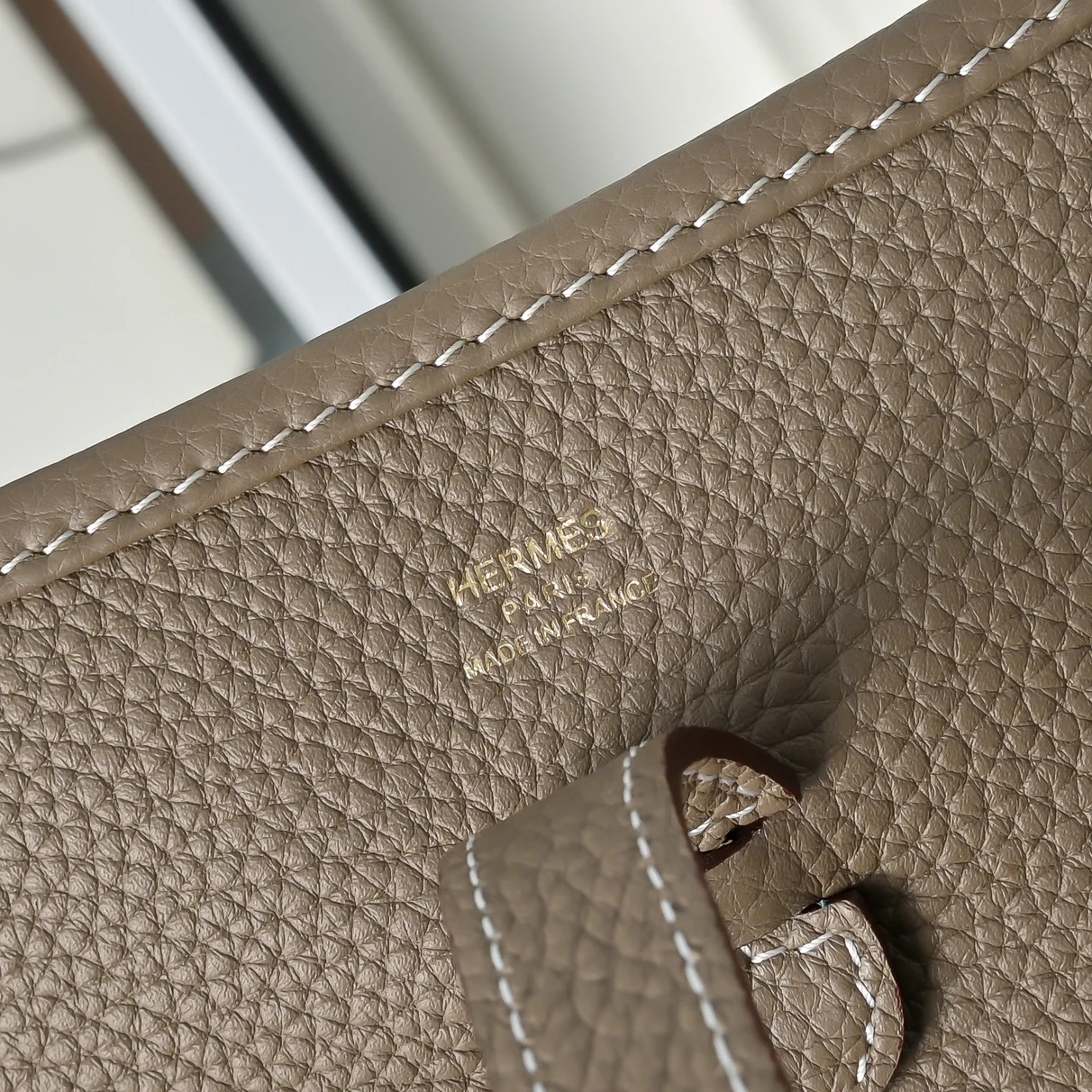 HERMES Shoulder Bags Calfskin Leather (Taupe) 23CM H50202608090971 - Image 7