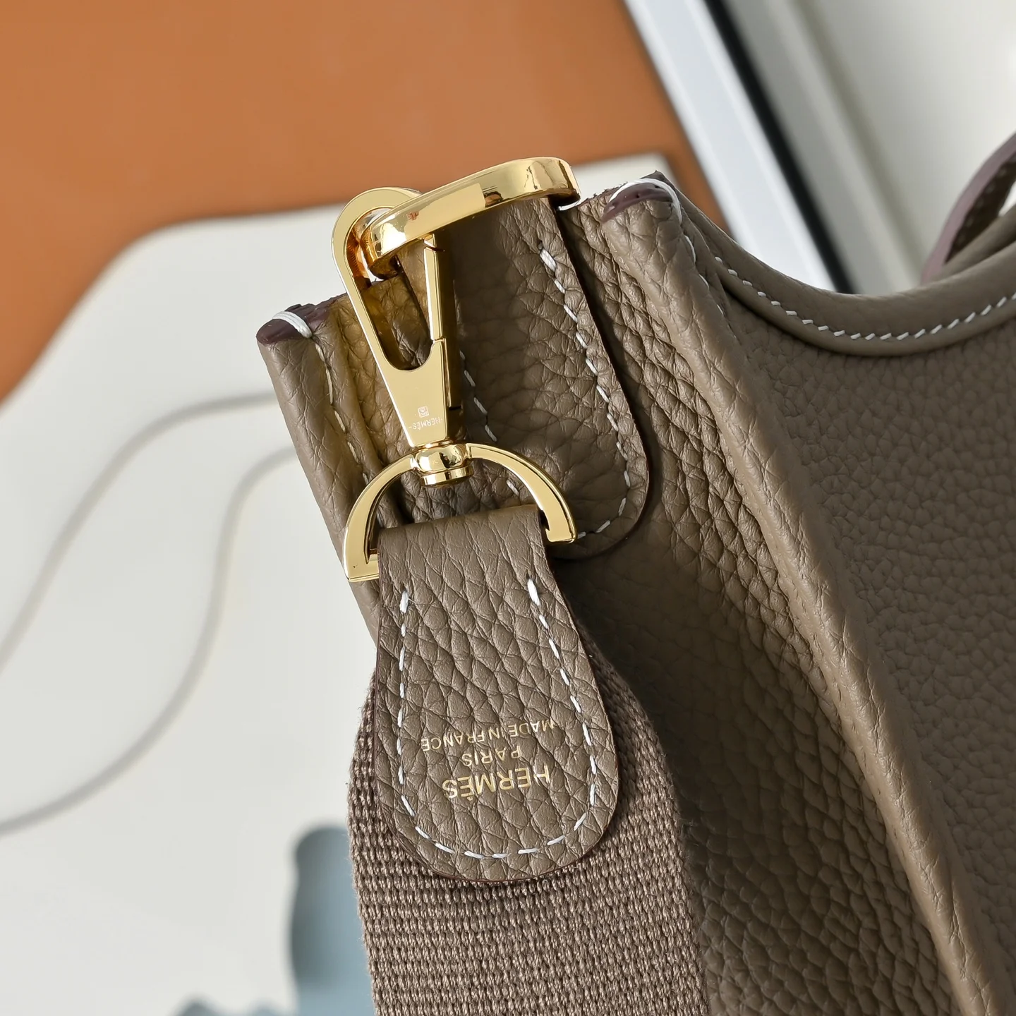HERMES Shoulder Bags Calfskin Leather (Taupe) 23CM H50202608090971 - Image 8