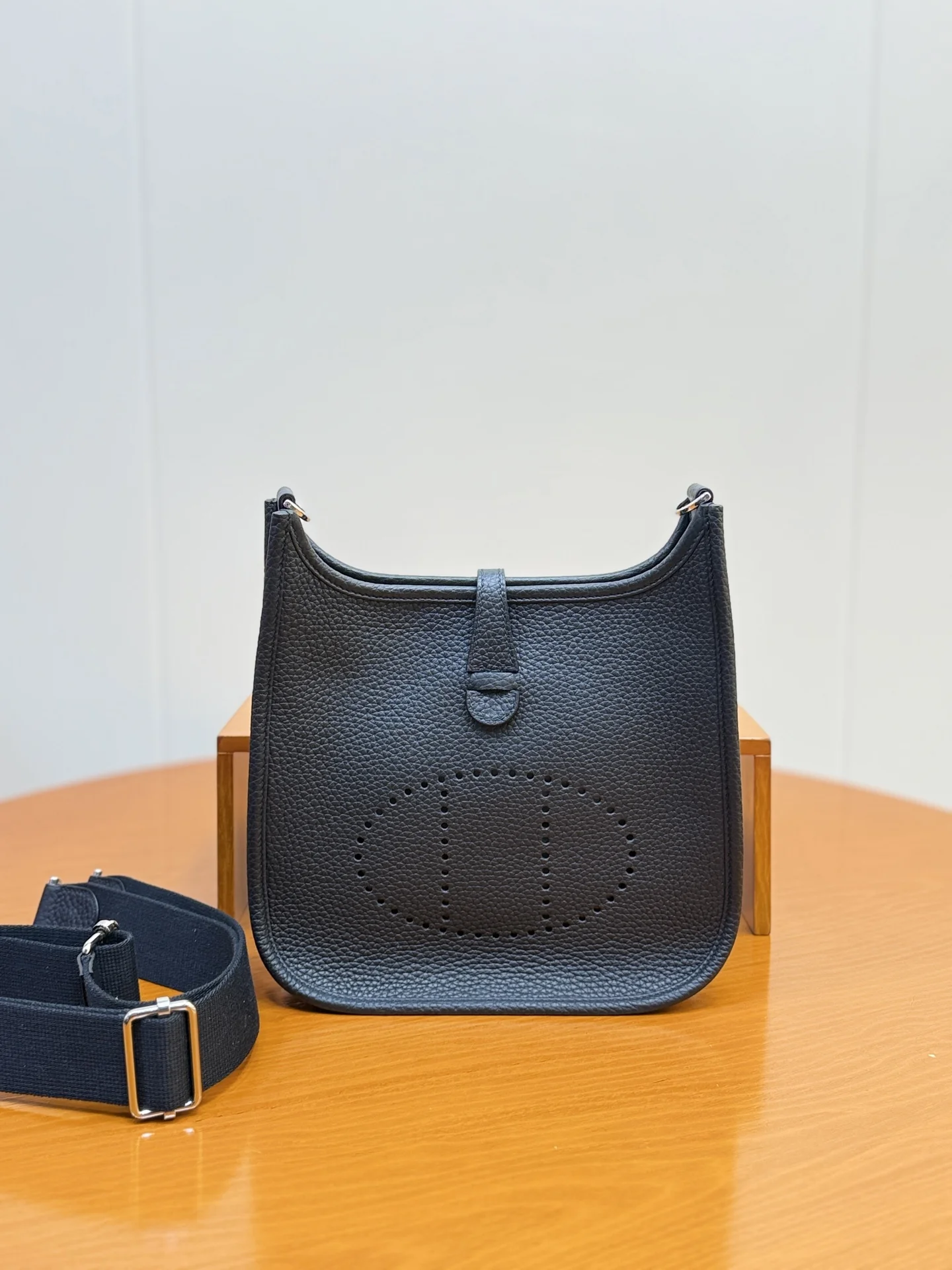 HERMES Shoulder Bags Canvas Leather (Black) 23CM A050202608091415