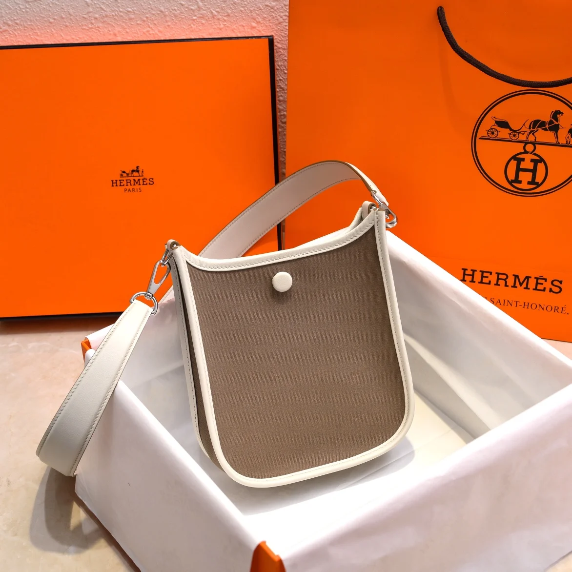 HERMES Shoulder Bags Canvas Leather (Brown-White) 16X29CM I50202608090439 - Image 4