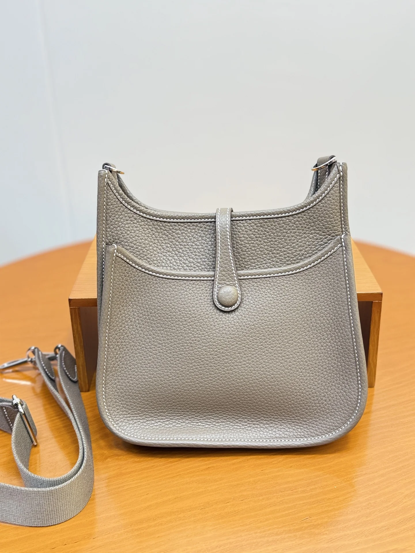 HERMES Shoulder Bags Canvas Leather (Gray) One Size A050202608091416 - Image 4