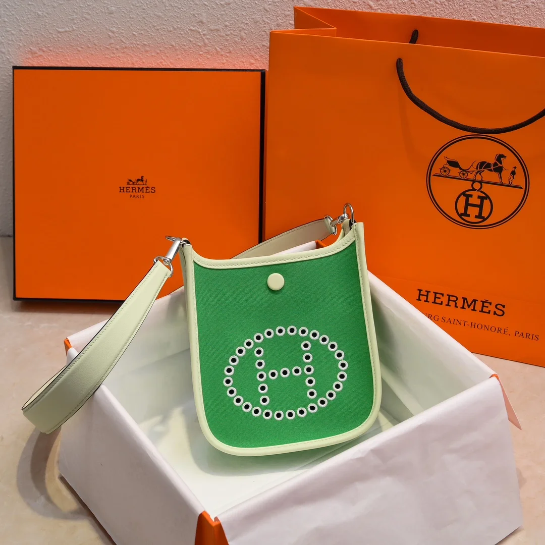HERMES Shoulder Bags Canvas Leather (Green-White) 16X29CM I50202608090441