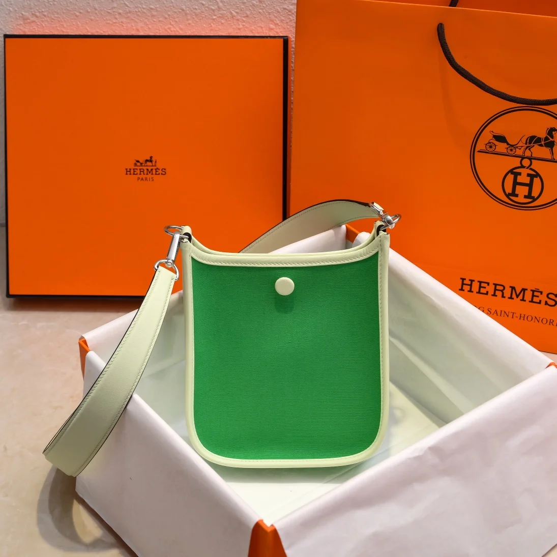HERMES Shoulder Bags Canvas Leather (Green-White) 16X29CM I50202608090441 - Image 2