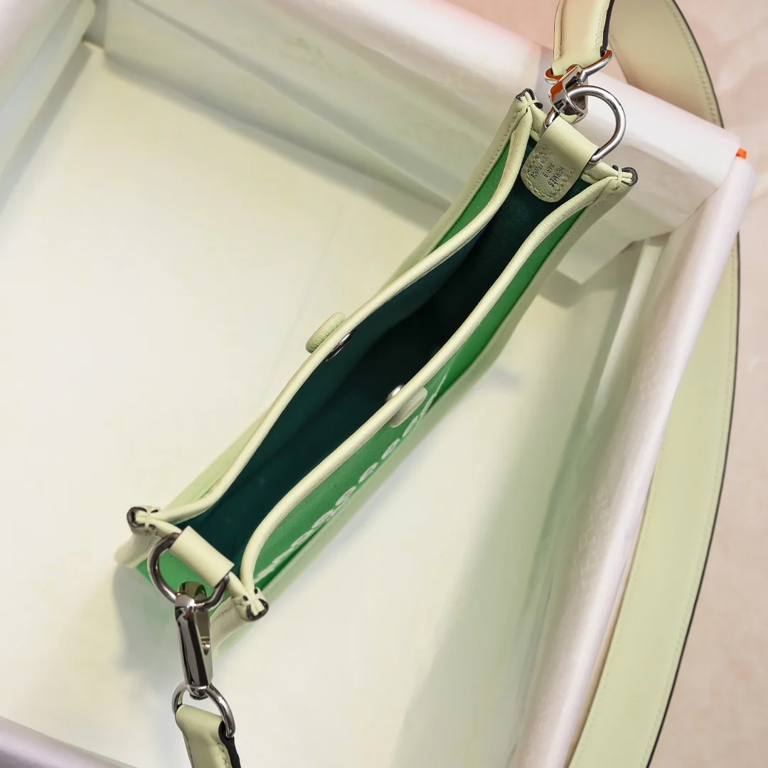 HERMES Shoulder Bags Canvas Leather (Green-White) 16X29CM I50202608090441 - Image 4