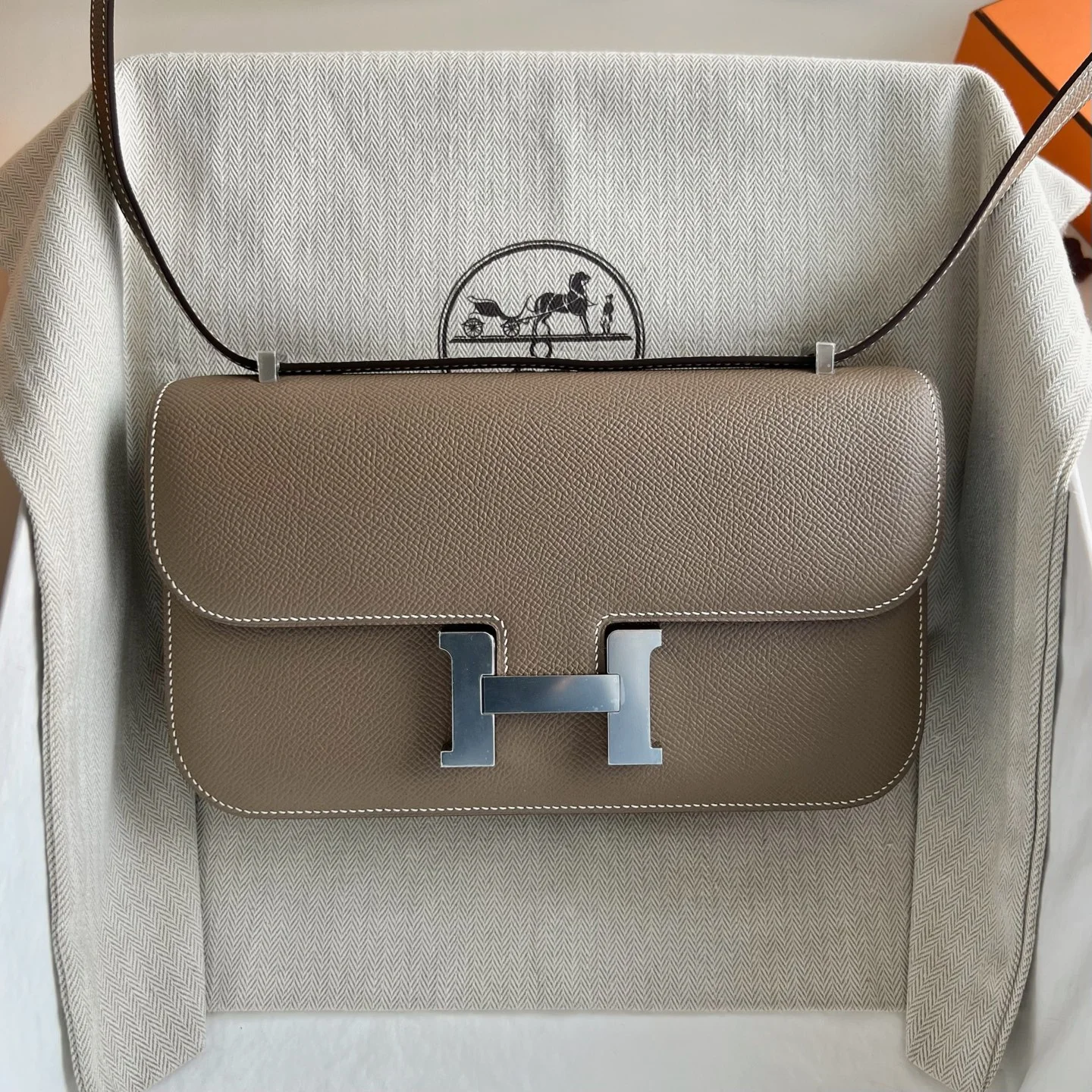HERMES Shoulder Bags Epsom Leather (Brown-Silver) 24CM A100202608090489 - Image 2