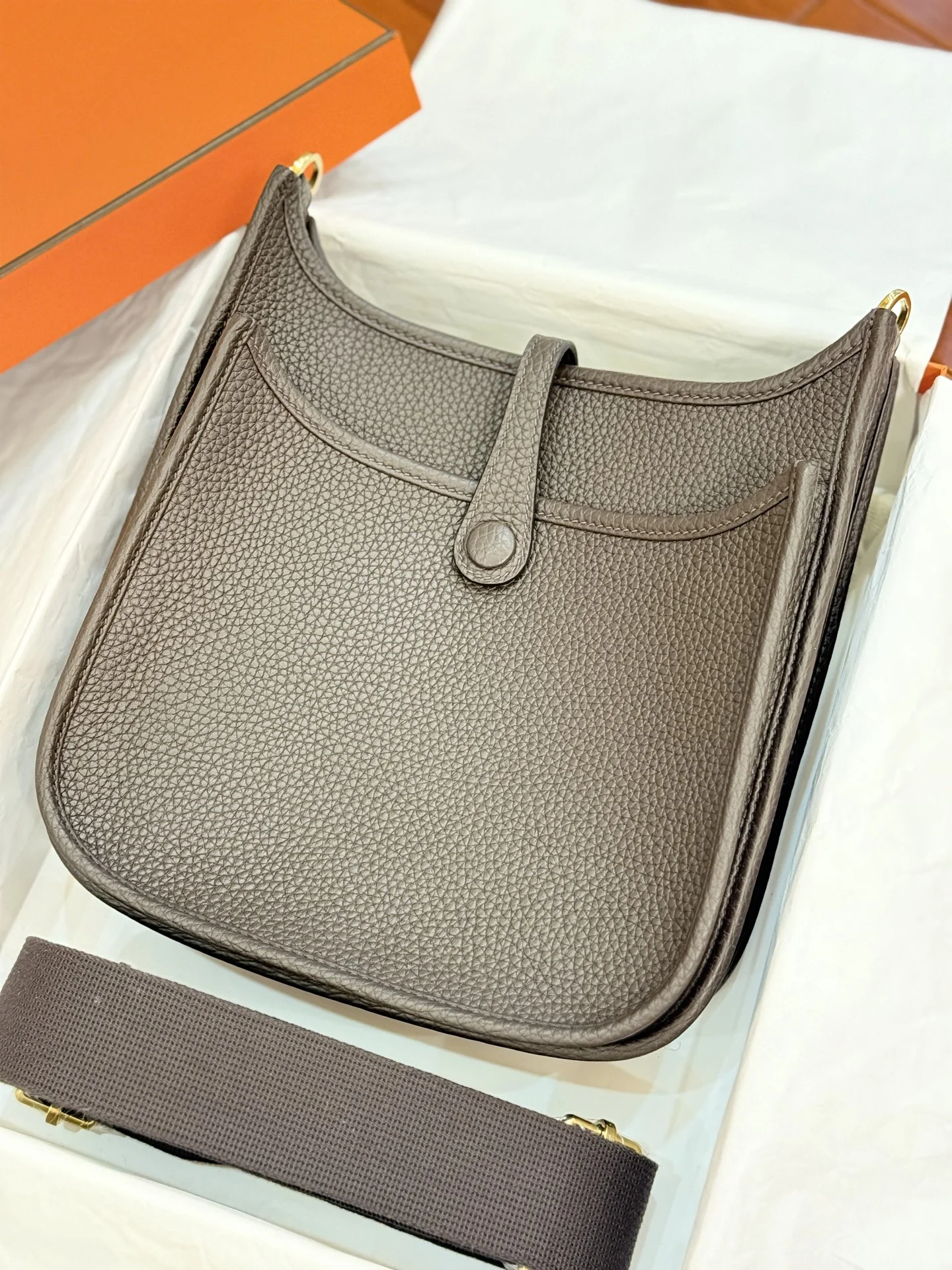 HERMES Shoulder Bags (Gray-Gold) 23X16X29CM A050202608091411 - Image 3
