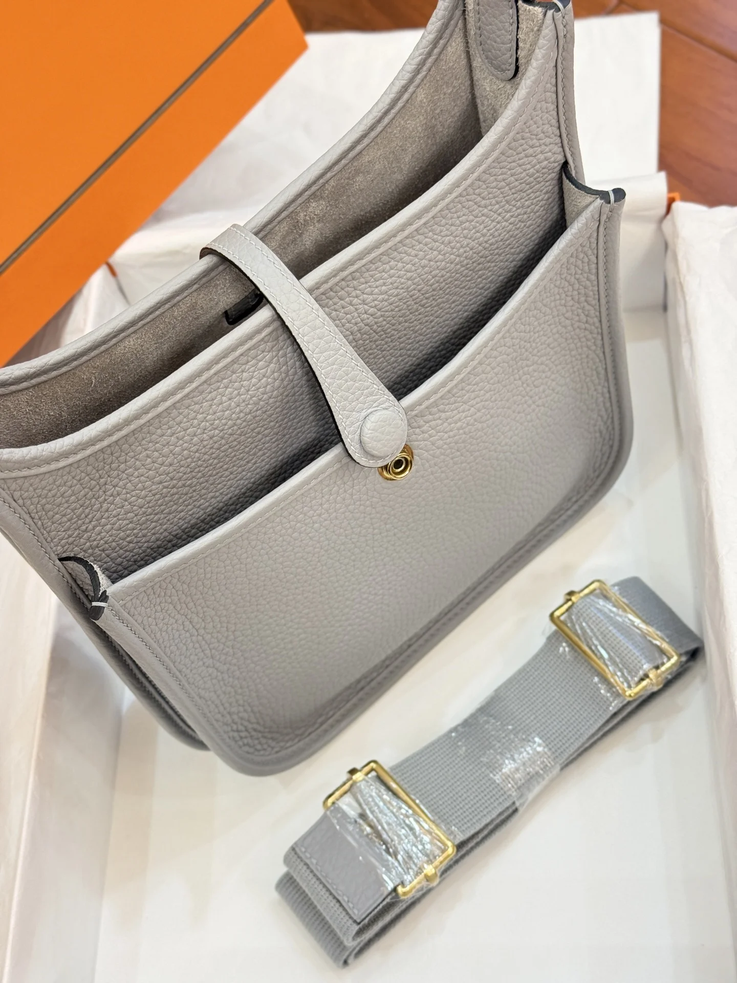 HERMES Shoulder Bags (Grey-Gold) A050202608091405 - Image 10