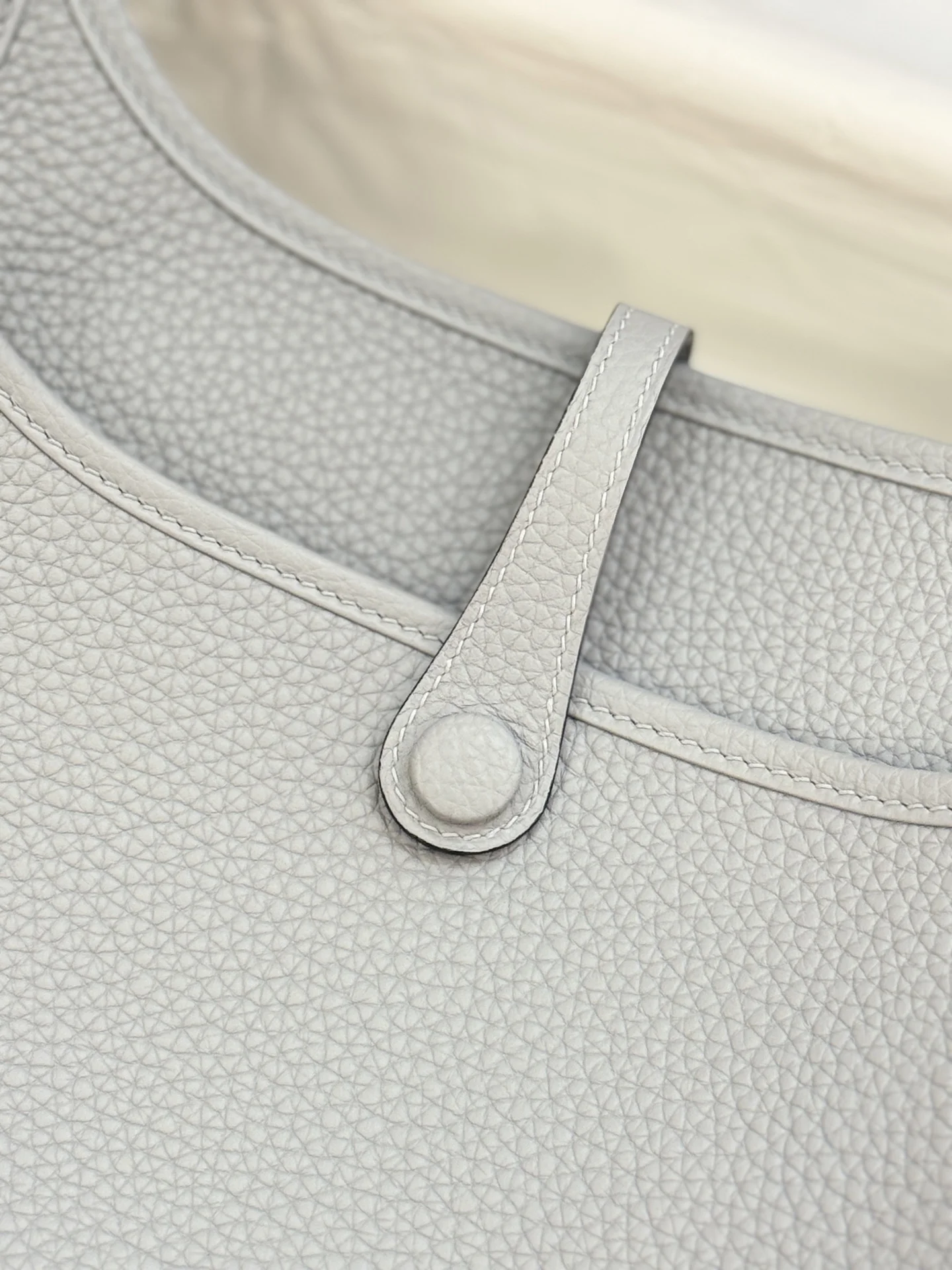 HERMES Shoulder Bags (Grey-Gold) A050202608091405 - Image 4