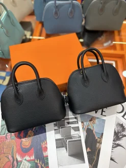 HERMES Shoulder Bags Leather (Black) One Size A050202608090082