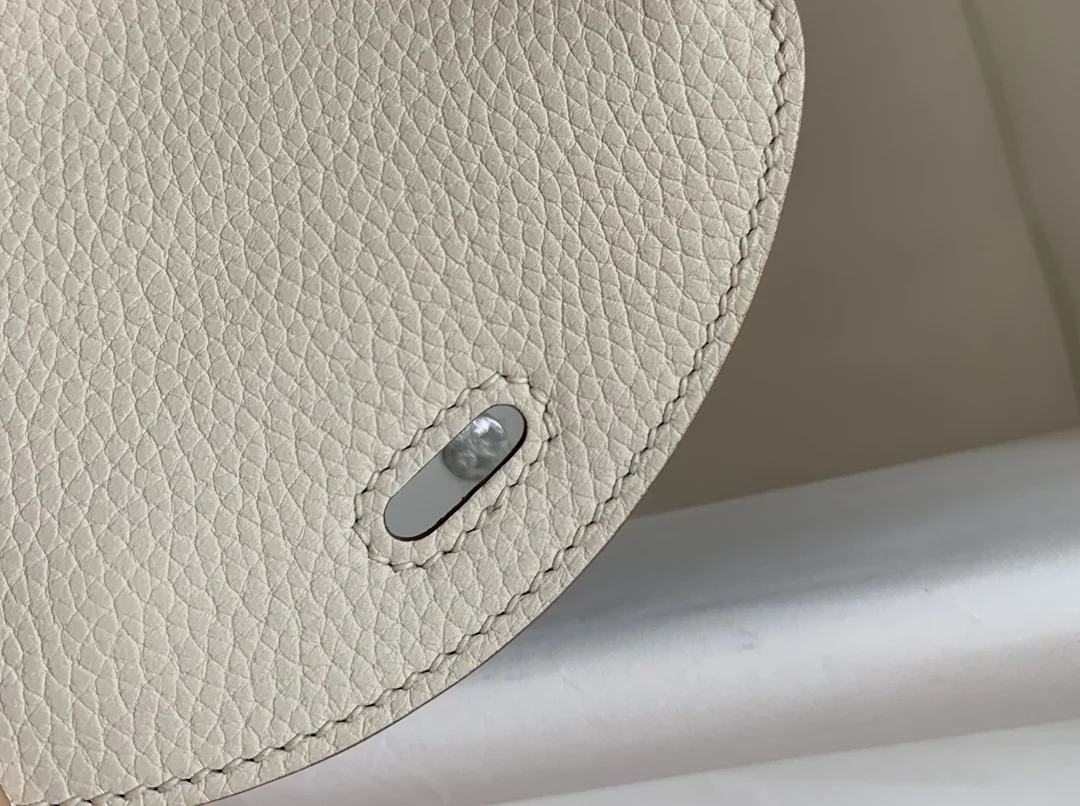 HERMES Shoulder Bags TC Leather (Beige) 19CM H50202608090374 - Image 6
