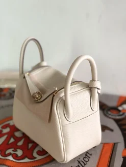 Alternative view of HERMES Shoulder Bags TC Leather (Beige-Gold) One Size H50202608090354
