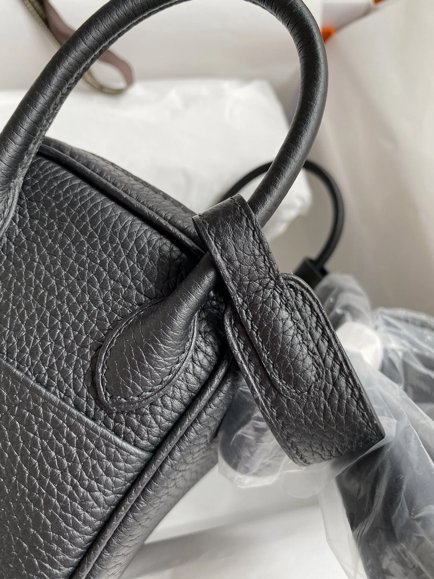 HERMES Shoulder Bags TC Leather (Black-Gold) 19CM H50202608090390 - Image 4