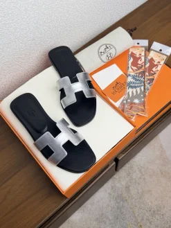 Alternative view of HERMES Slides Calf Leather EU35-40 B00202608031774