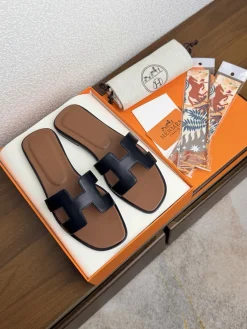 HERMES Slides Calf Leather EU35-40 B00202608031776