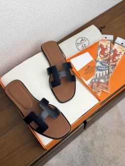 Alternative view of HERMES Slides Calf Leather EU35-40 B00202608031776