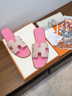 Alternative view of HERMES Slides Calf Leather EU35-40 B00202608031784