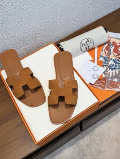 Alternative view of HERMES Slides Calf Leather EU35-40 B00202608031785
