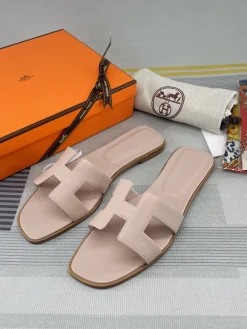 HERMES Slides Calf Leather EU35-40 B00202608031804