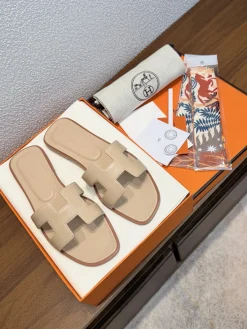 HERMES Slides Calf Leather EU35-40 B00202608031811