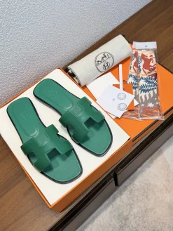 HERMES Slides Calf Leather EU35-40 B00202608031812