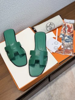 Alternative view of HERMES Slides Calf Leather EU35-40 B00202608031812