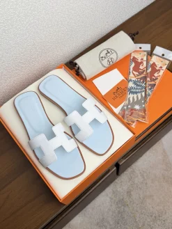 HERMES Slides Calfskin Leather EU35-40 B00202608031775